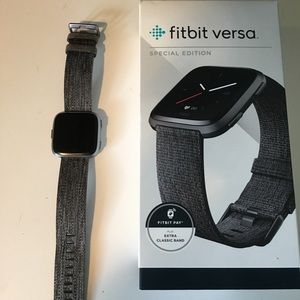 Fitbit Versa Special Edition
